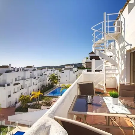 Penthouse With Beautiful View In Apartment *