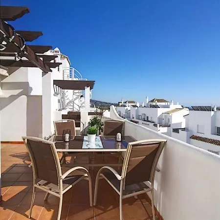Penthouse With Beautiful View In إِستيبونا