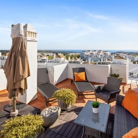 Apartment Penthouse With Beautiful View In Estepona